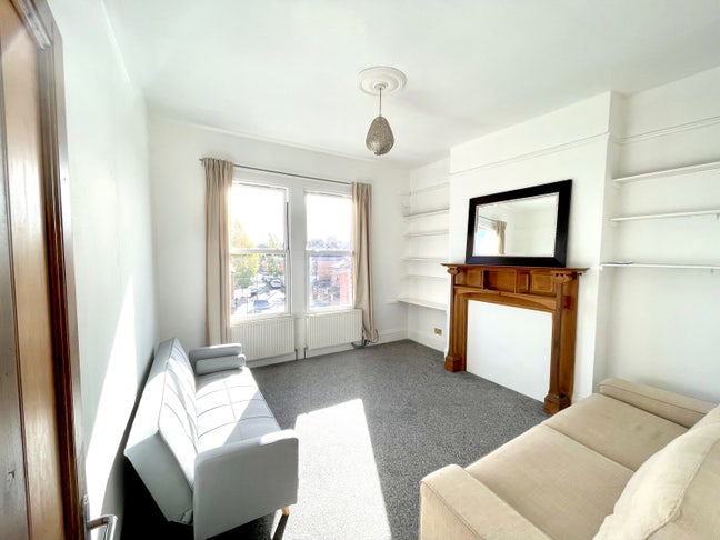 Superb 2 dble bed penthouse flat ZONE 2. Main Photo