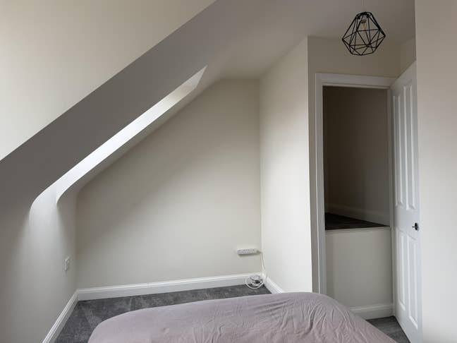 Top floor of 3 story house to rent Main Photo