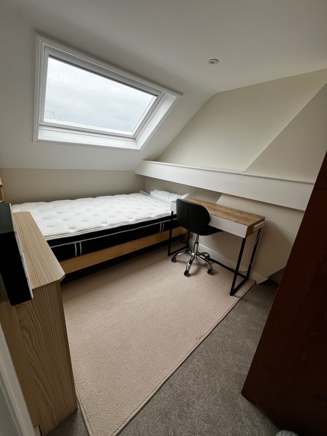 Double Room – Premium Listing - Bexhill Old Town Main Photo