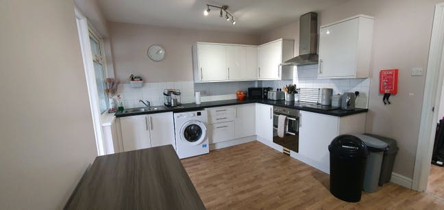 Walking Distance to Qa - Last Room Coming Soon! Main Photo