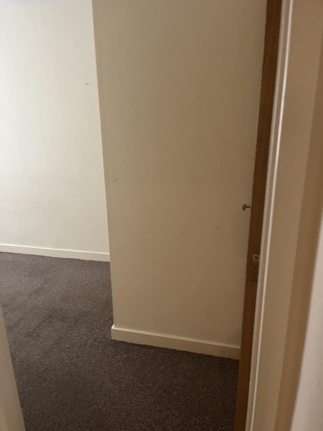 Double bedroom available  Main Photo