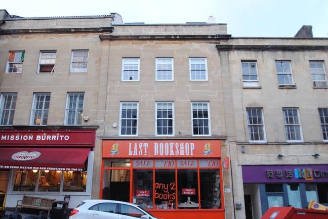 Park Street Ensuite Contemporary Room - 4 Bed Main Photo