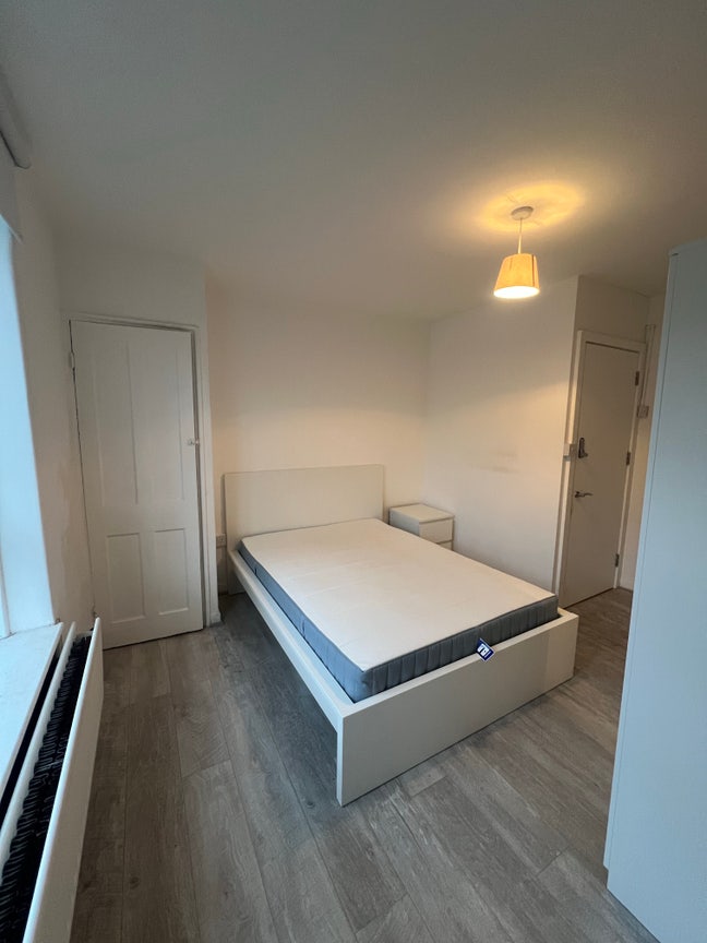 Last double room near Elephant and castle! (9Tenn) Main Photo