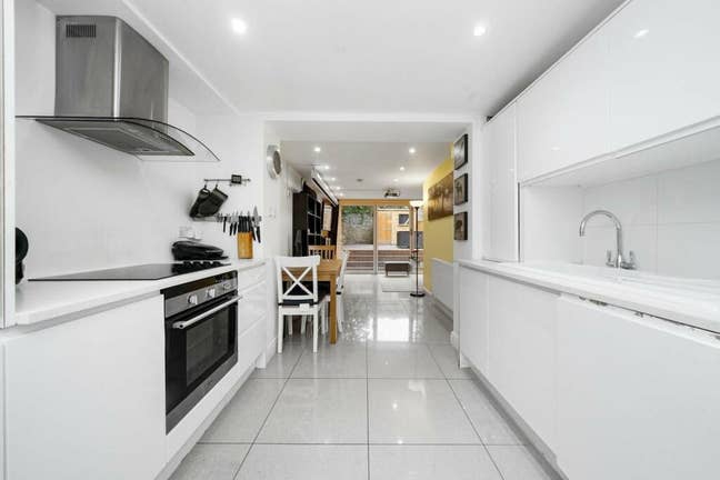 Double Room In Kennington Main Photo