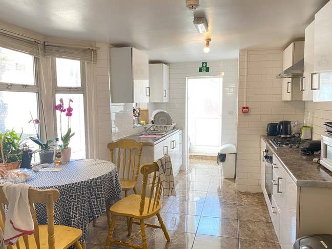 Short let room to rent ( stratford /westfield ) Main Photo