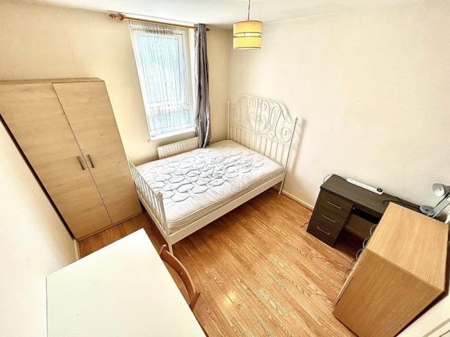 Double Room near CanaryWharf - All Bills Included Main Photo