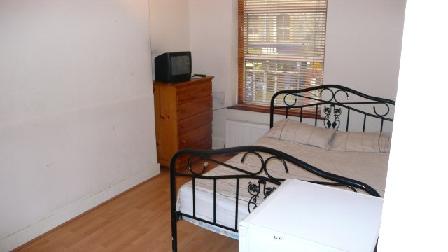Spacious Double Room for Single Occupancy Main Photo