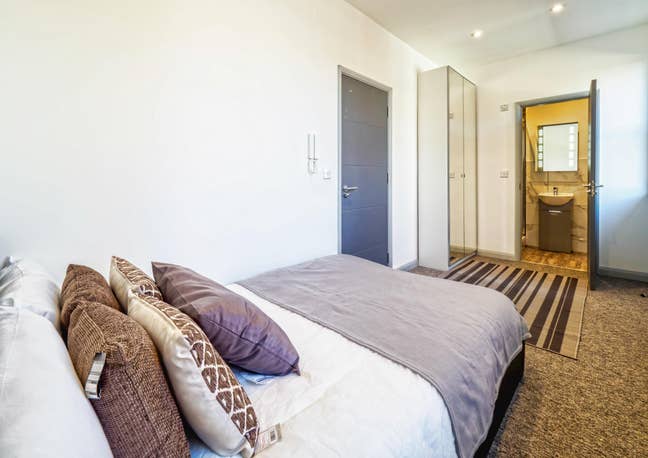 Furnished Ensuite Room In Watford WD18 Main Photo