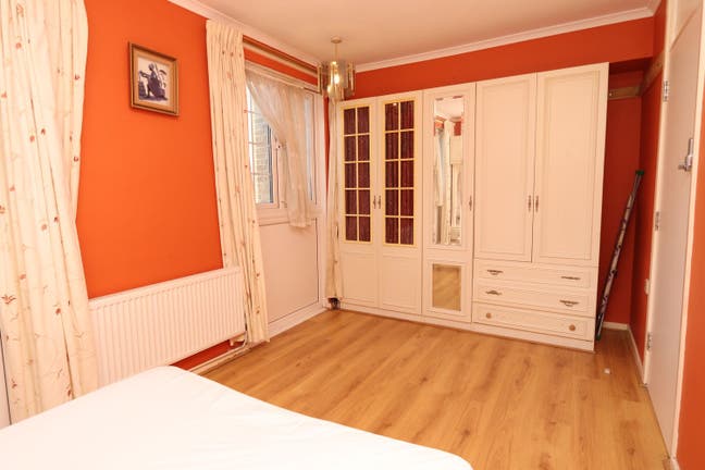 2 Bright Rooms in Bethnal Green | E2 | Neatby Tube Main Photo