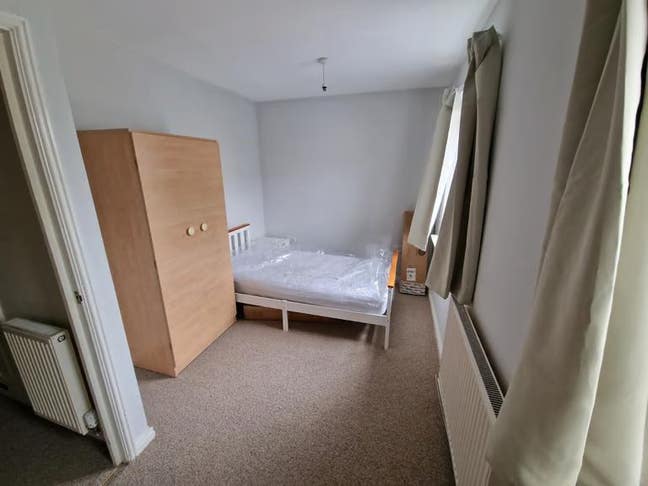 Clean Double Room in IG1 Main Photo