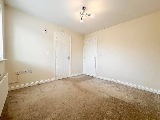 **Available Now** a Double Room to Rent Main Photo