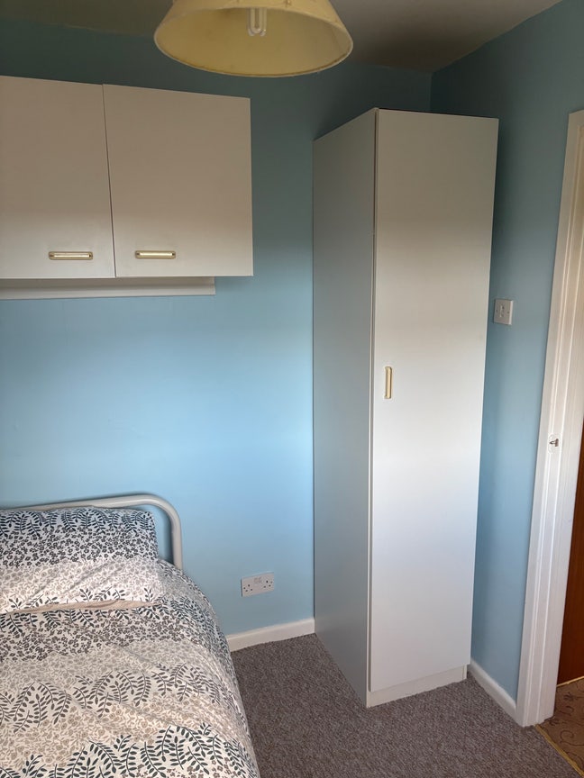 Room available in clean, quiet home Main Photo