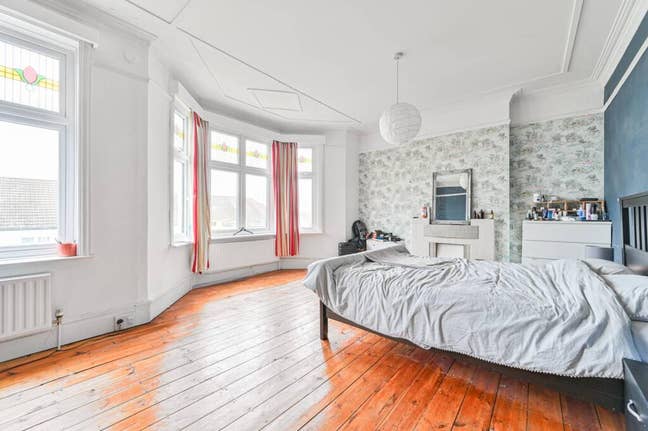 🎃Brand New Modern 6bed House - 6 Rooms Av!!!🎃 Main Photo