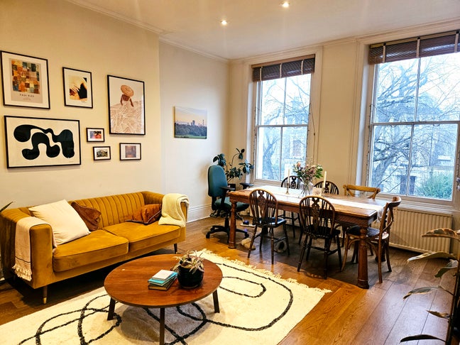 Double room in gorgeous Belsize Park flat Main Photo