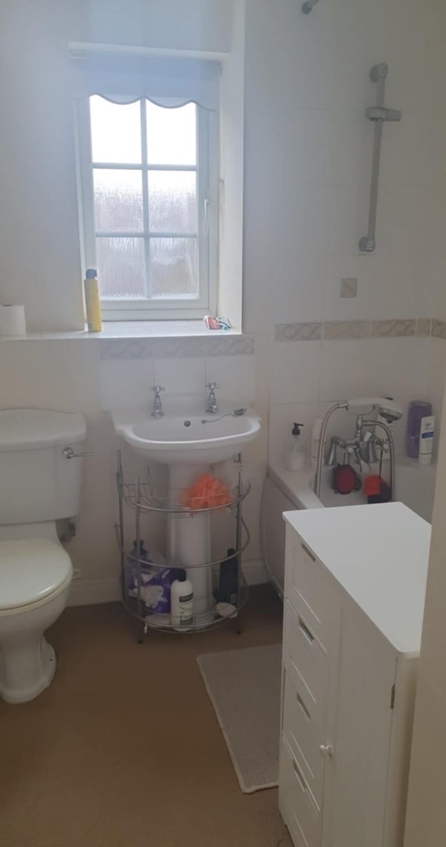 Nice big en-suite room in a shared house Main Photo
