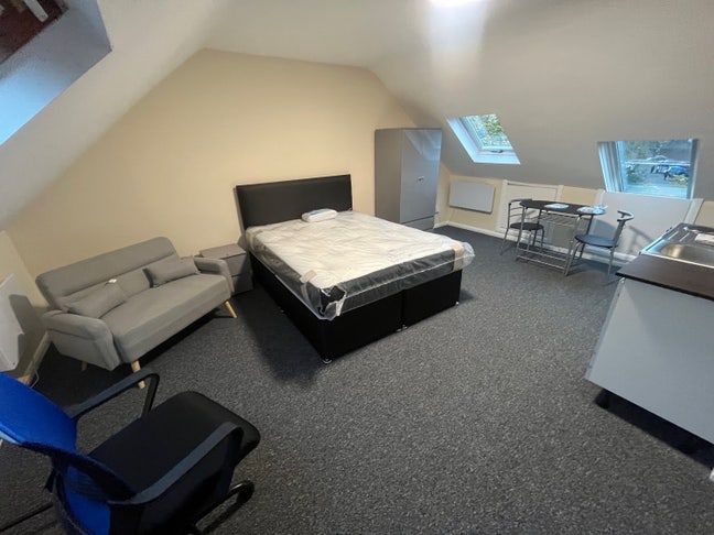 A brand newly renovated studio loft 🤩🤩 in town  Main Photo