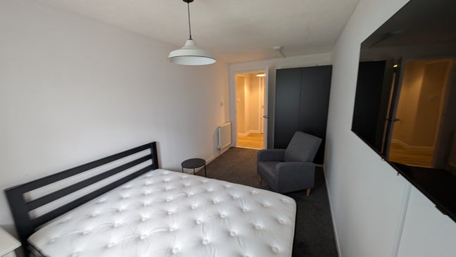 Large Double bedroom in Leith Main Photo