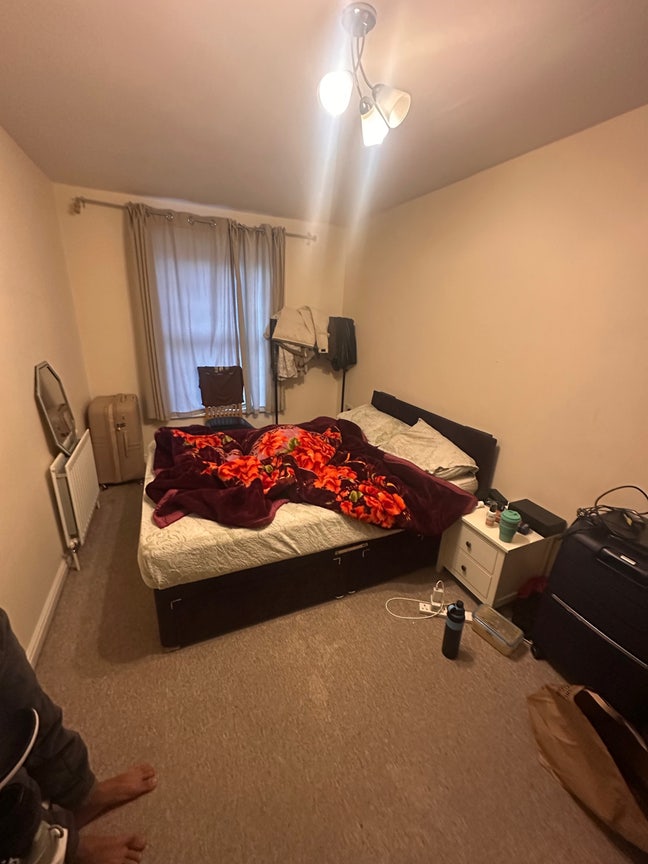 Double Bedroom for single person/two person  Main Photo
