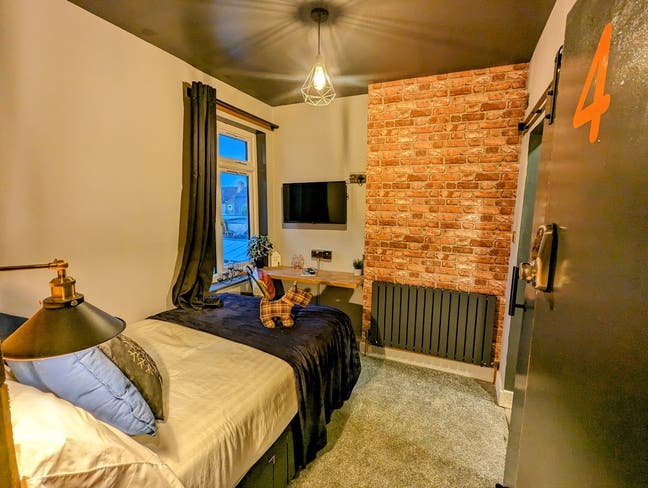 🔥 Modern En-suite Room for Professionals 🔥 Main Photo