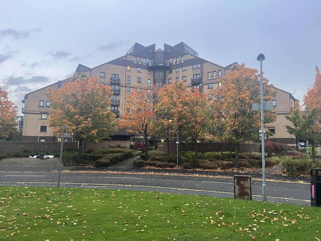 Double Room Available in Riverside Flat G51 Main Photo