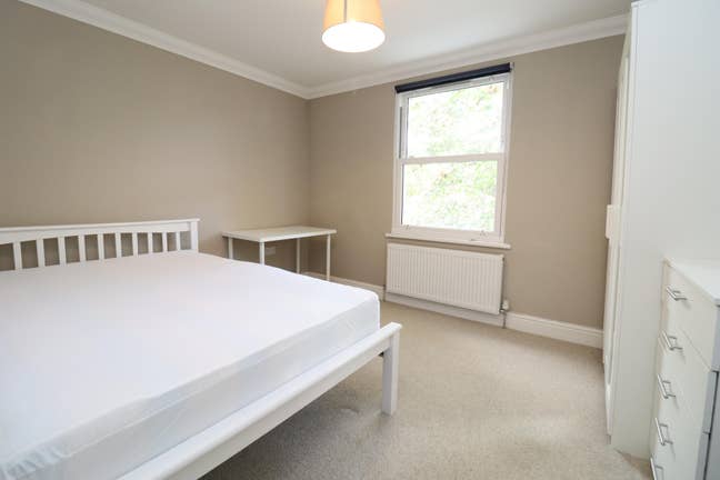 Bright 2 Double Rooms ASAP Main Photo