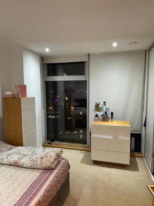 Clean & quiet – Room available now Main Photo