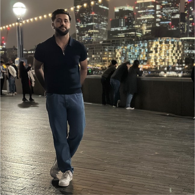 Professional Male seeks a single or double room Main Photo