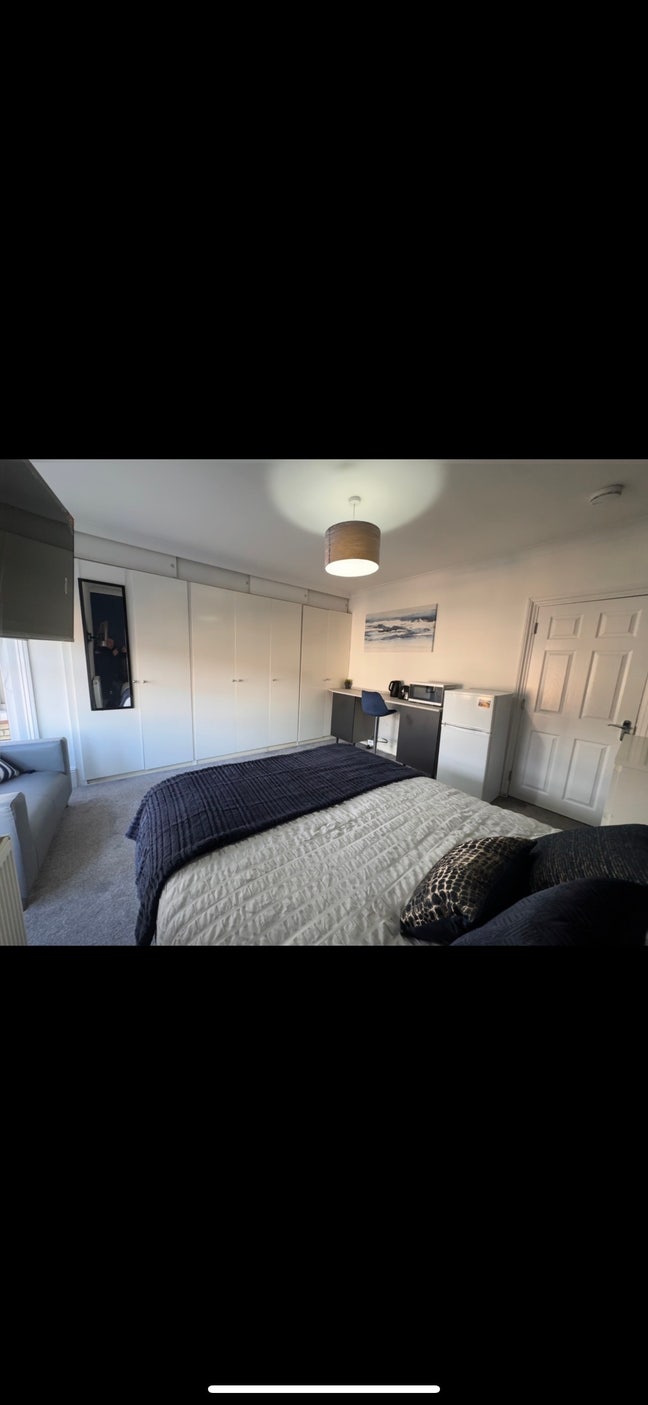 Huge kitchenette  with glass staircase Rock Avenue Main Photo