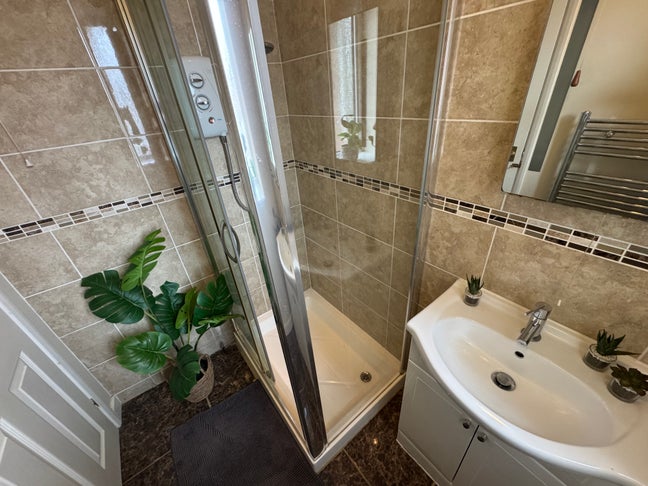 Double Bed , 12 mins walk to UEA  Main Photo