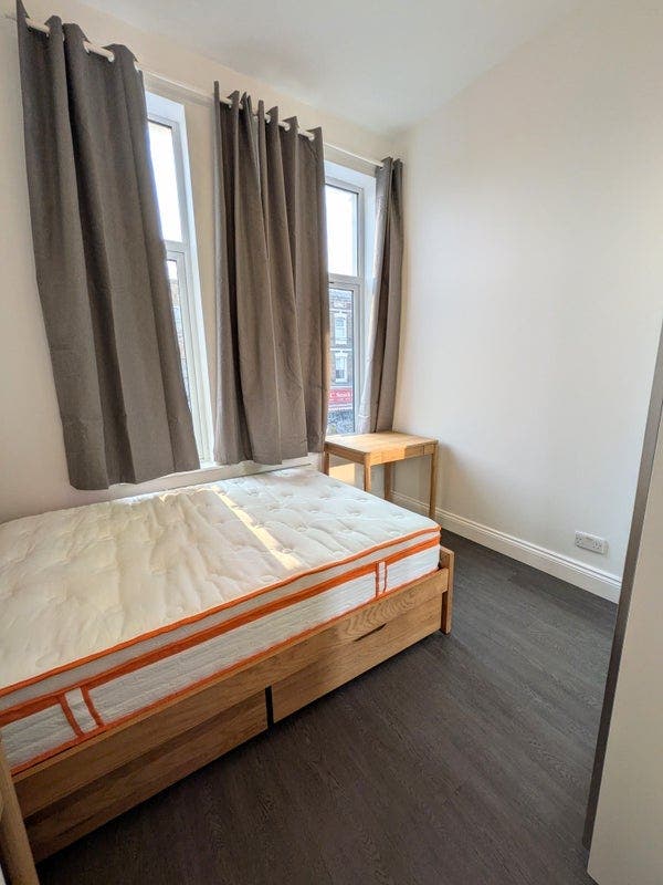 Deptford High St | Double Room | Lounge & Terrace Main Photo