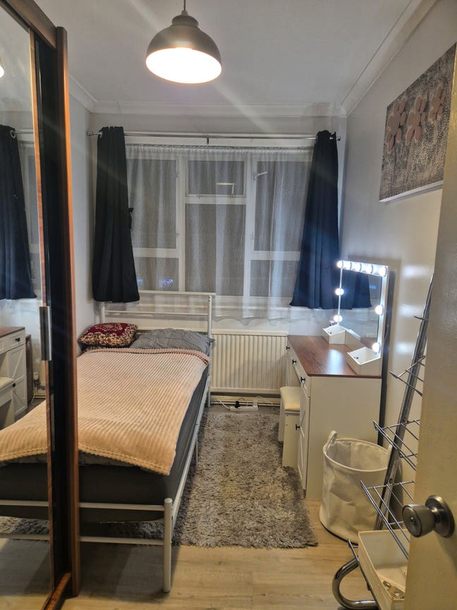 Cozy single room Main Photo