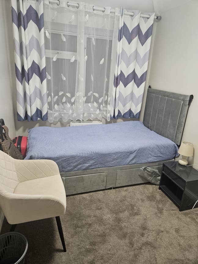 Bright room in a friendly house  Main Photo