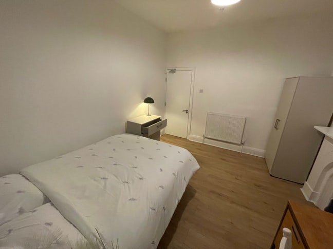 Massive room L7 Main Photo