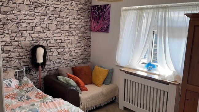 Rooms available in female flat share  Main Photo