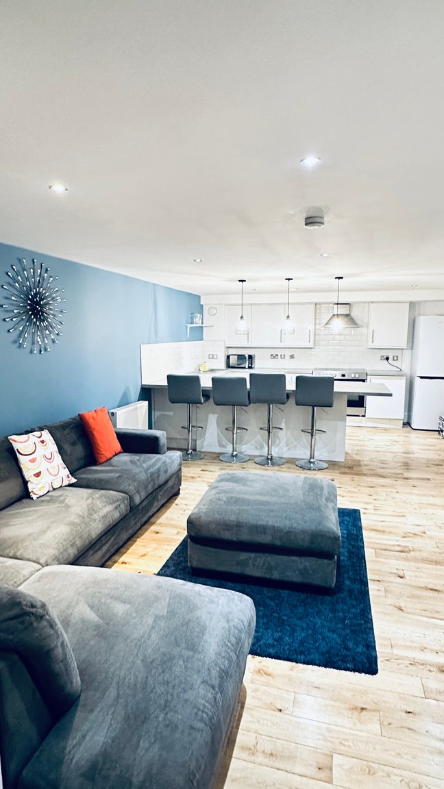 Exceptional two-bedroom & two-bathroom flat Main Photo