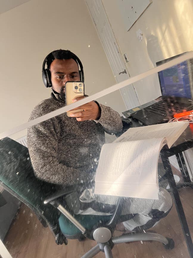 36 year old Male seeks a single or double room Main Photo