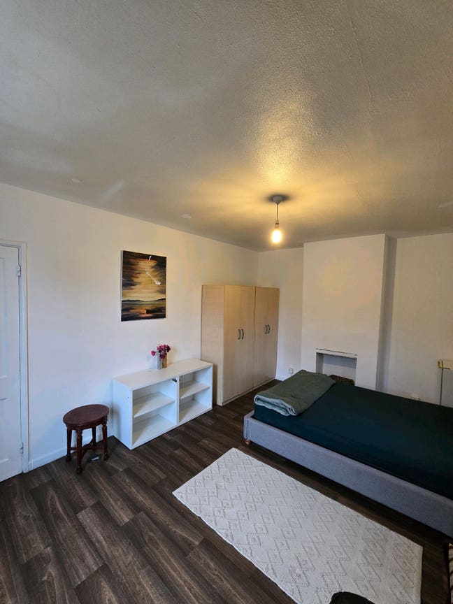 Double Room for Sale - Carshalton Main Photo