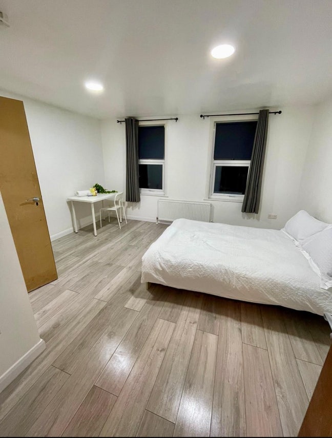 💡 All Bills In 💡 • N9 8RG • Ensuite Room 🛁 Main Photo