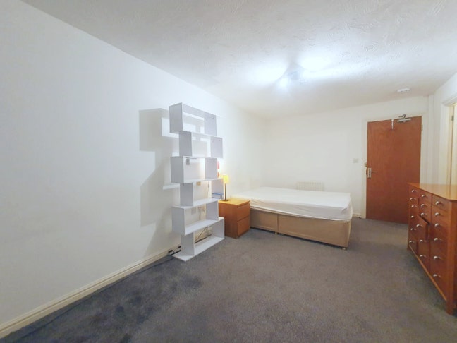 ✨ Lovely Ensuite + Walk-In Wardrobe in SE14 🚆 Main Photo