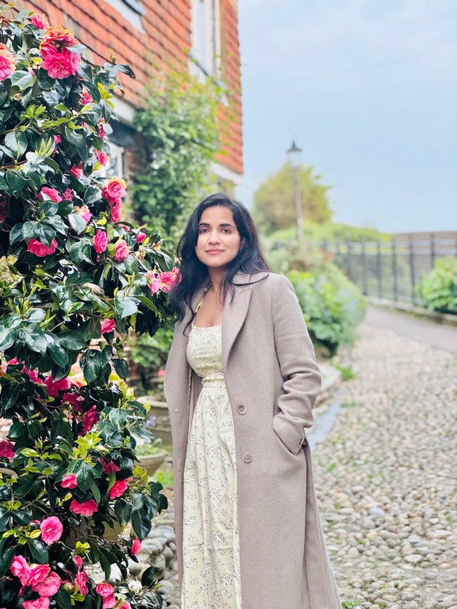 Professional Female seeks a single or double room Main Photo