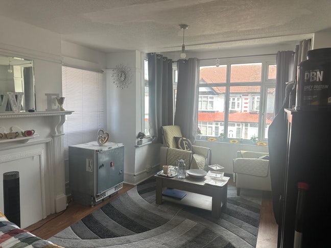 Lovely Room in Arnos Grove Main Photo