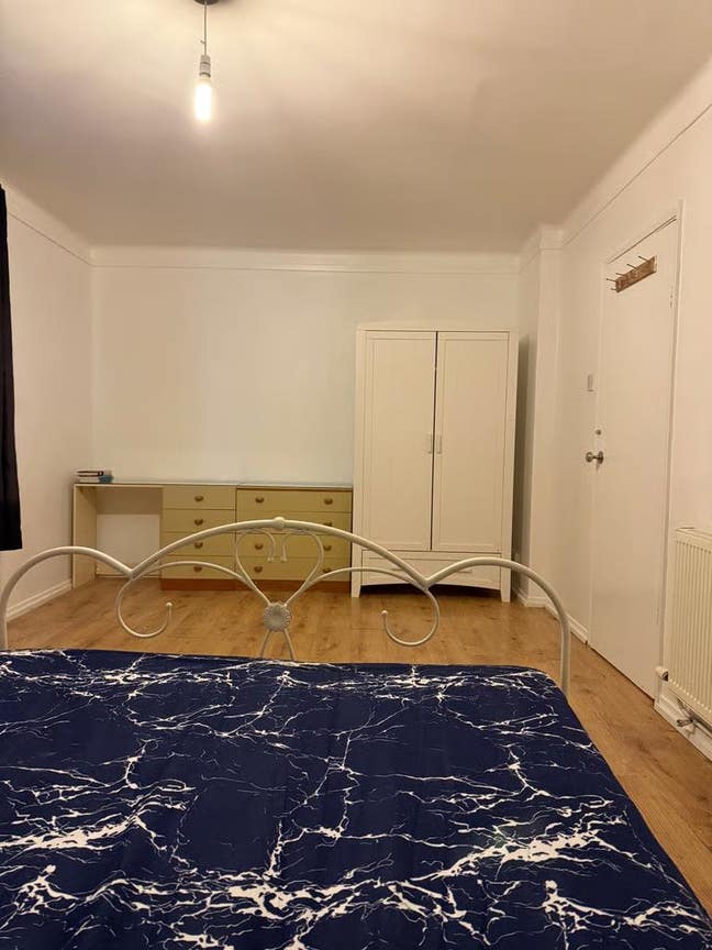 Spacious rooms to rent in Stanwell, TW19 Main Photo
