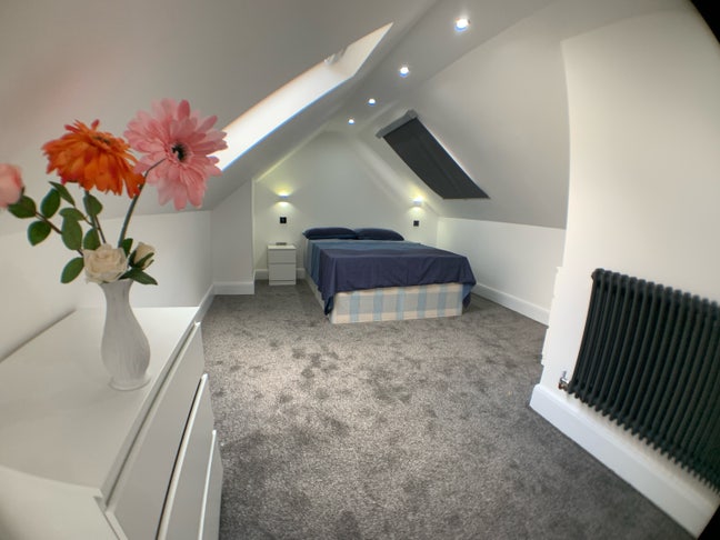🌟 Stunning Loft Ensuite Room - £1245pcm Main Photo