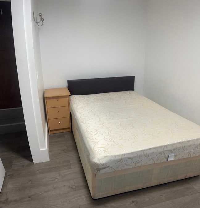 🛏️ Double Room for Single Use Cricklewood Main Photo