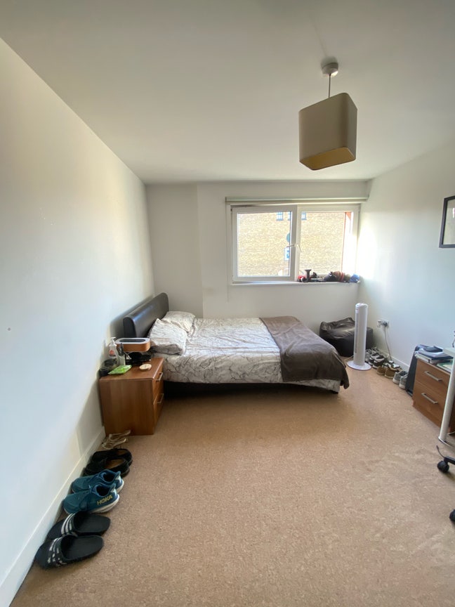 Spacious Double Room - Isle of Dogs  Main Photo