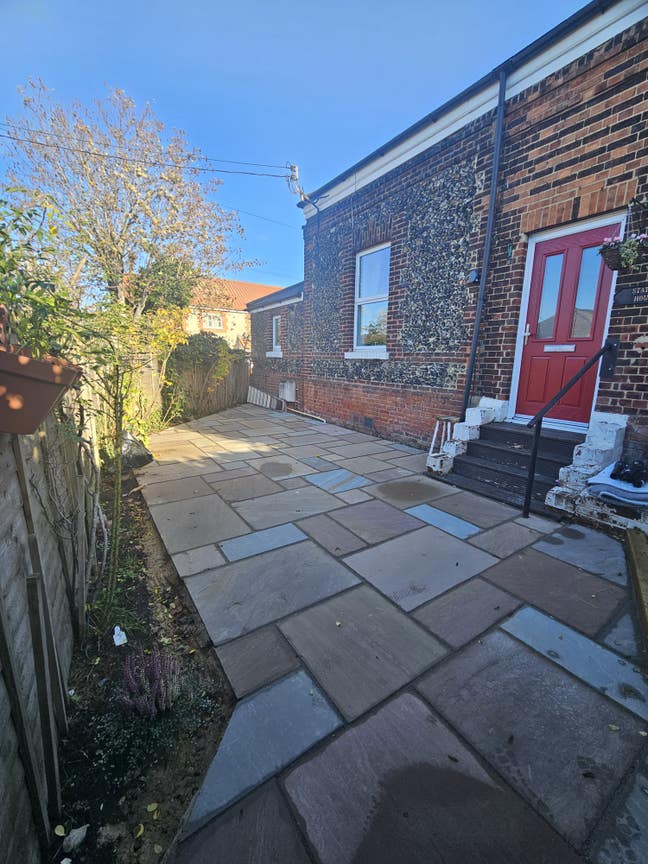 Quirky Railway Station Annex Main Photo