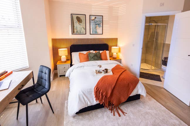 Luxury En-Suites – Fully Furnished, Bills Included Main Photo