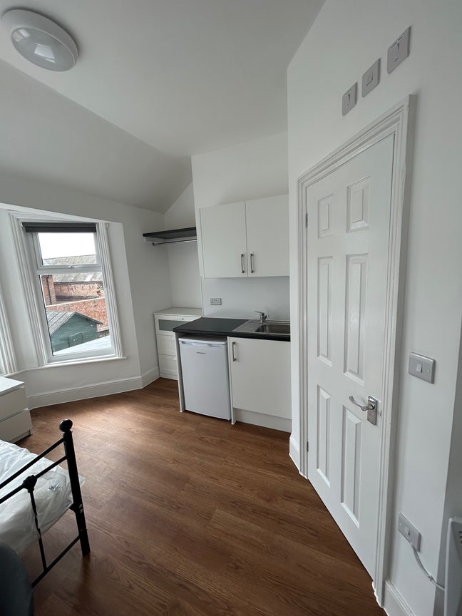  ☆ Contemporary Double Room with En-Suite ☆ Main Photo