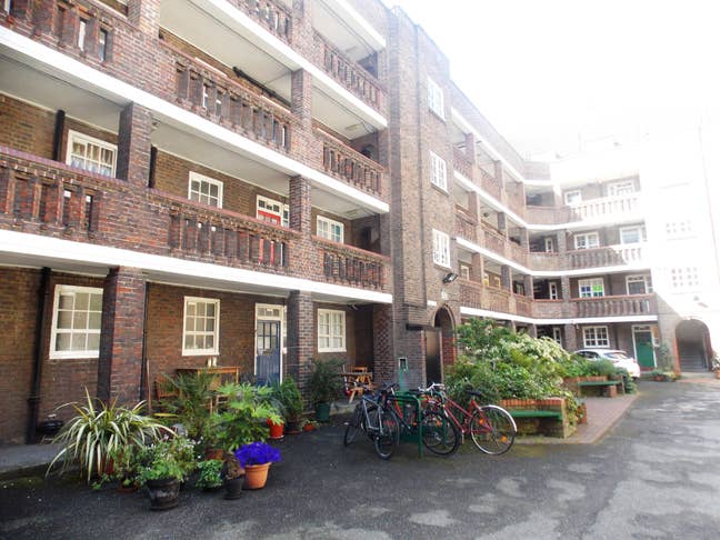 Charming one bed flat in mansion block, Hackney E2 Main Photo