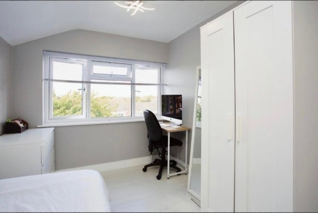 Comfortable double room in 4 bed townhouse, Main Photo